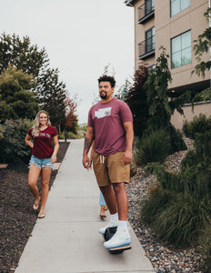 Men's State tee in burgundy